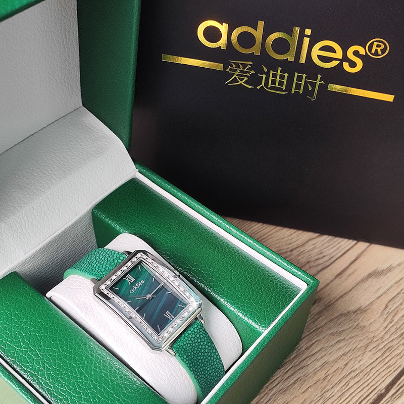 Luxury Green Square Dial Women’s Watch Gift Set – Premium Quartz Designer Timepiece